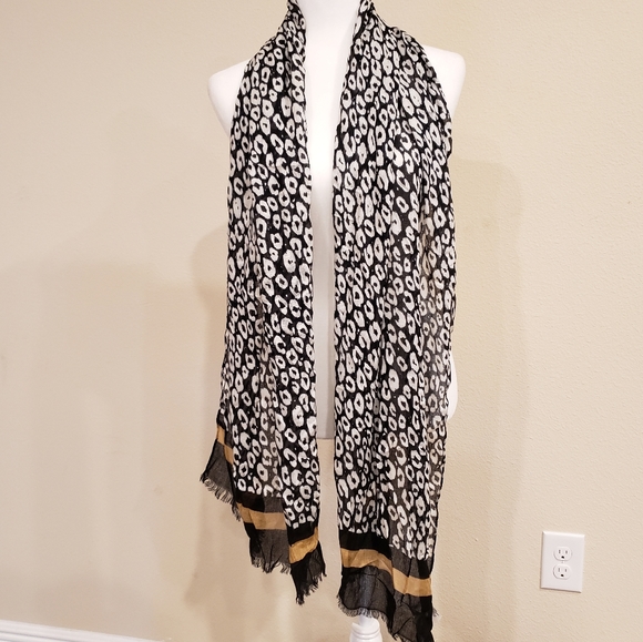 Talbots Accessories - NEW TALBOTS SCARF Frayed Bottom Black White Tan